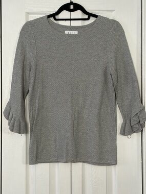 ELLE Light Gray Ruffle Sleeve Knit Top